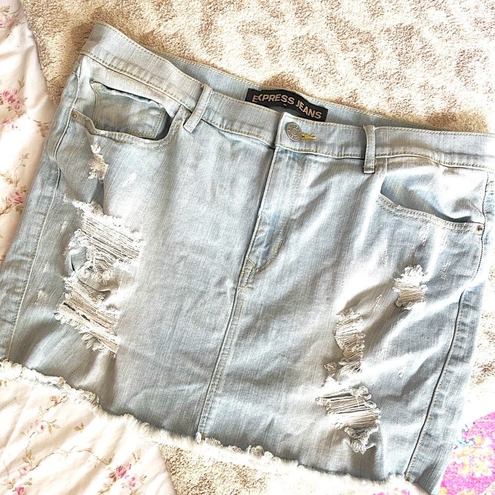 Express distressed mini jean skirt sz 12